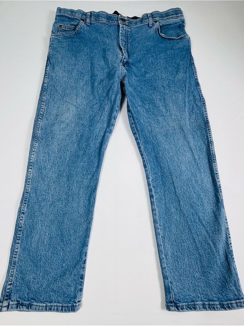 Classic Men's Blue Denim Jeans M586